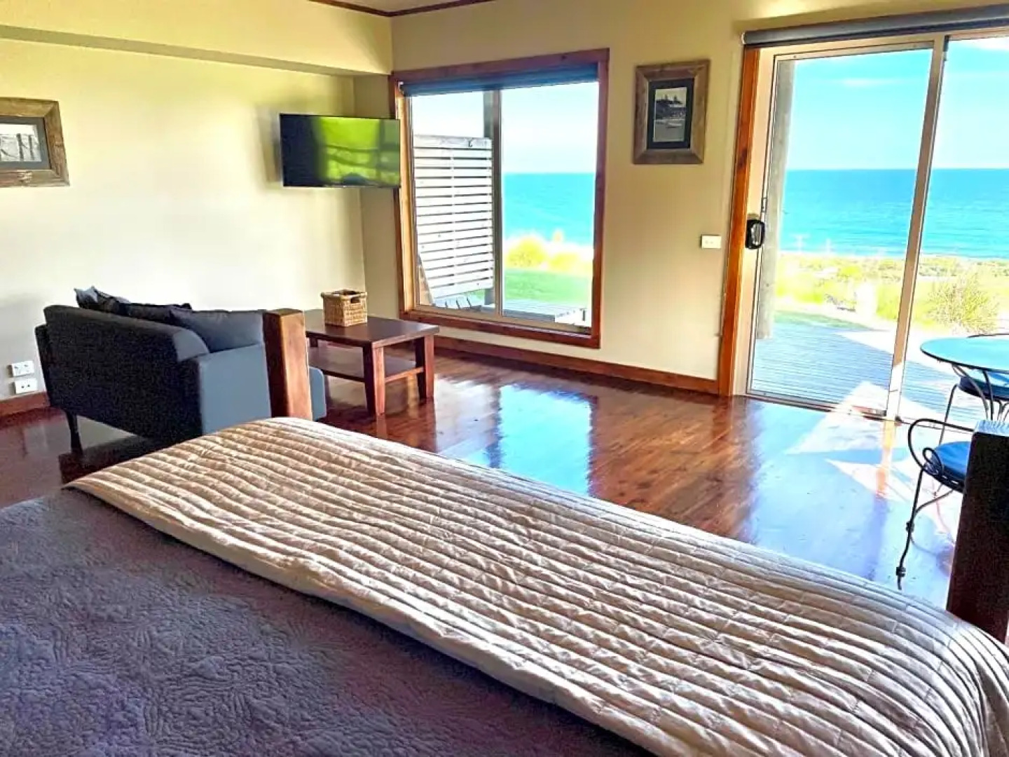 Castaways Apollo Bay