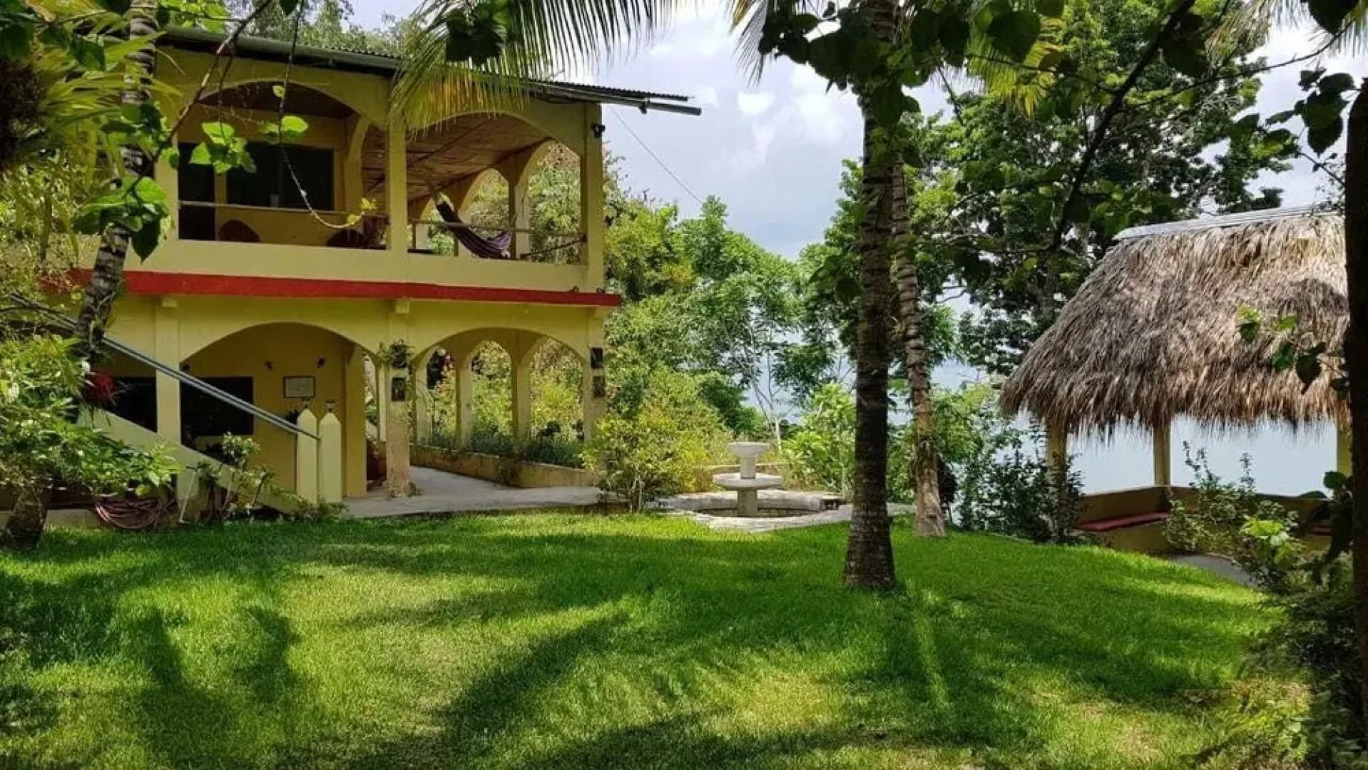 Gucumatz Lakeside Inn