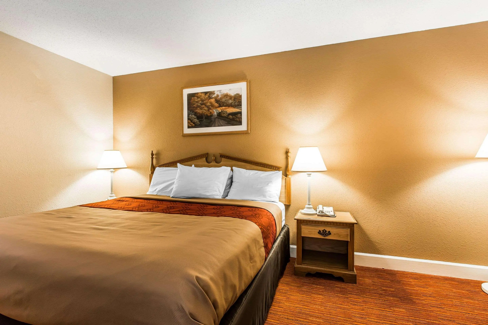 Econo Lodge Inn & Suites Huntsville University Area