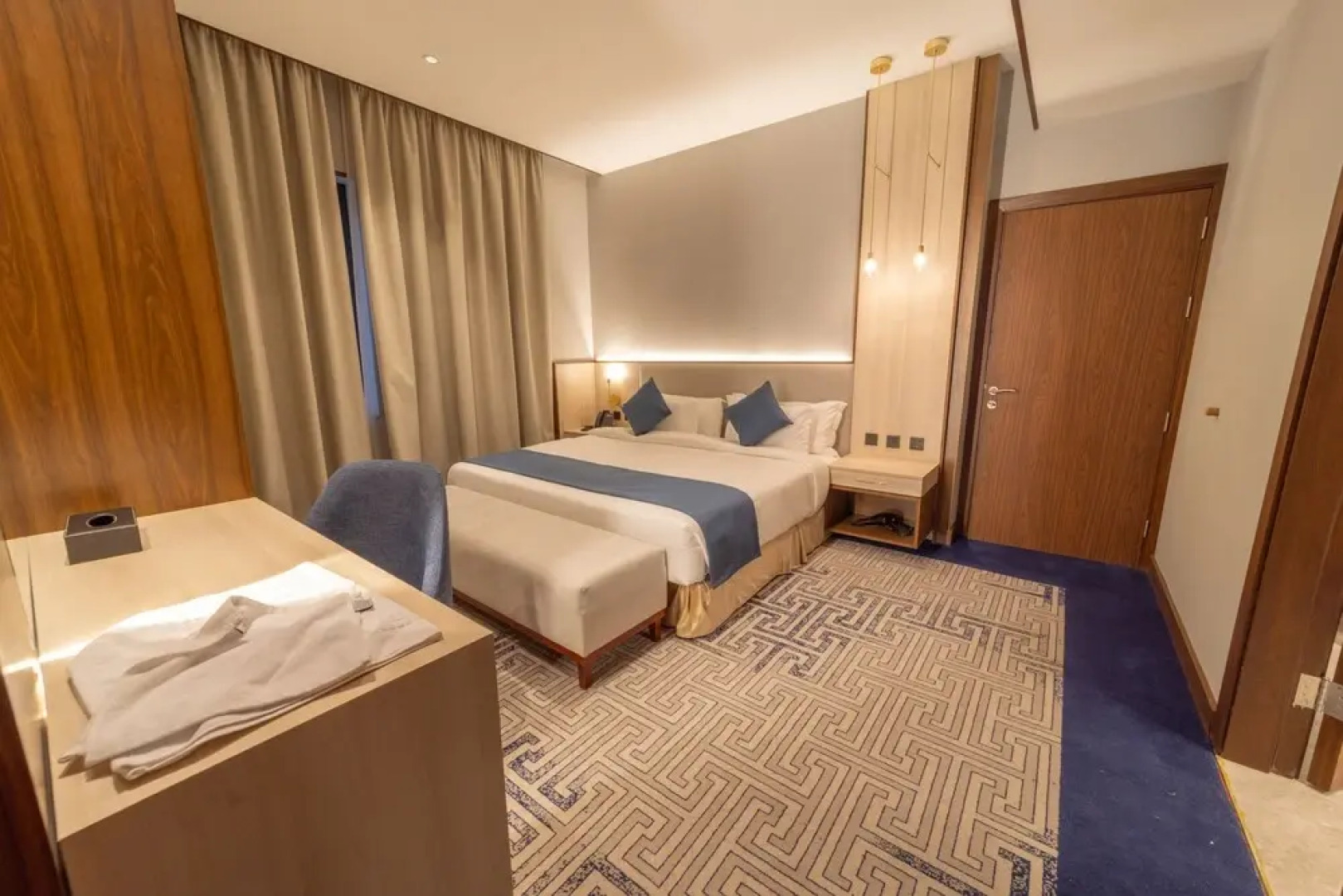 Five seasons Hotel & Spa