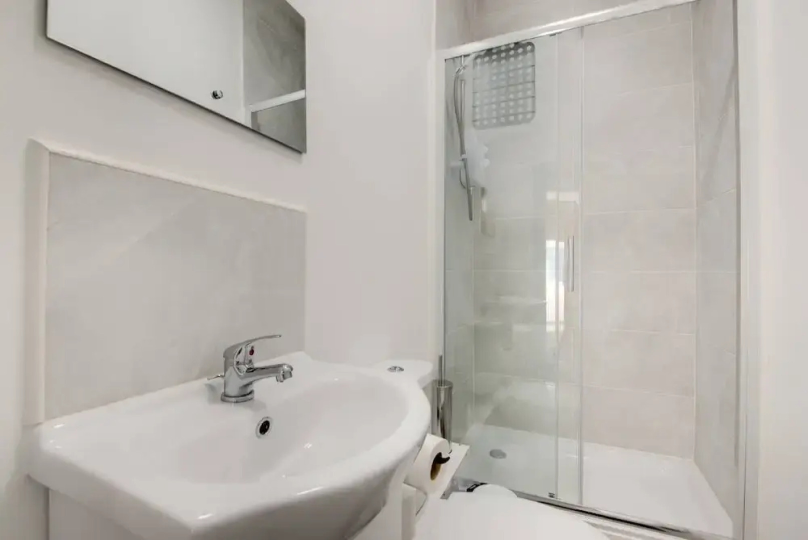 Self Check-In Town House in Barnsley Town Centre