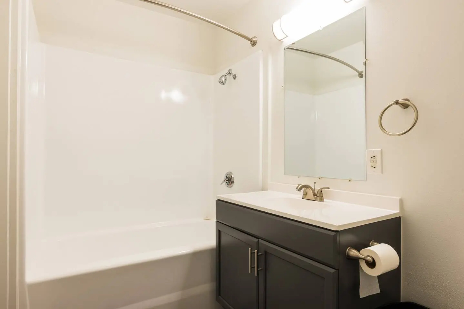 Downtown Denver Loft Style Bright 2BR Apt