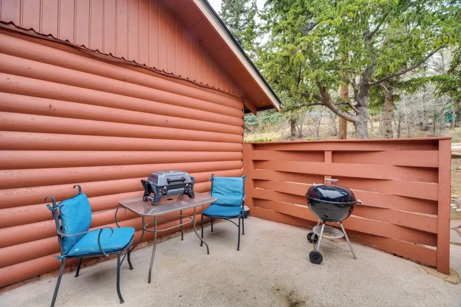 Mountain Retreat at Base of Pikes Peak!