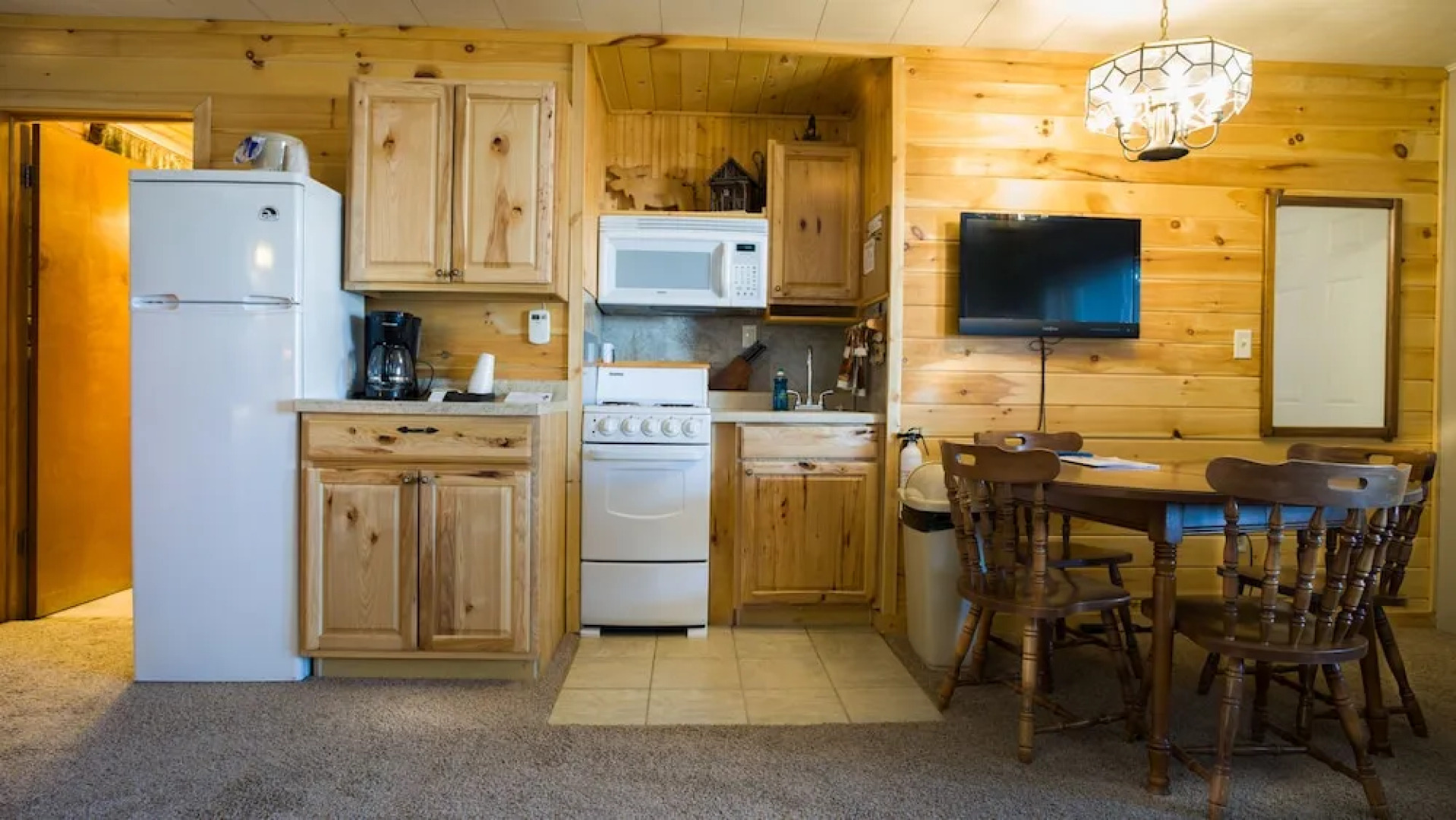 Curriers Lakeview Lodge