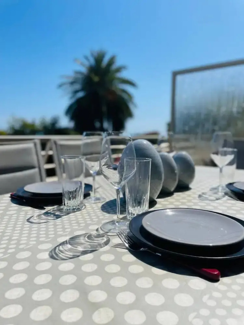 Sea View in Golfe-juan Near Cannes Beach