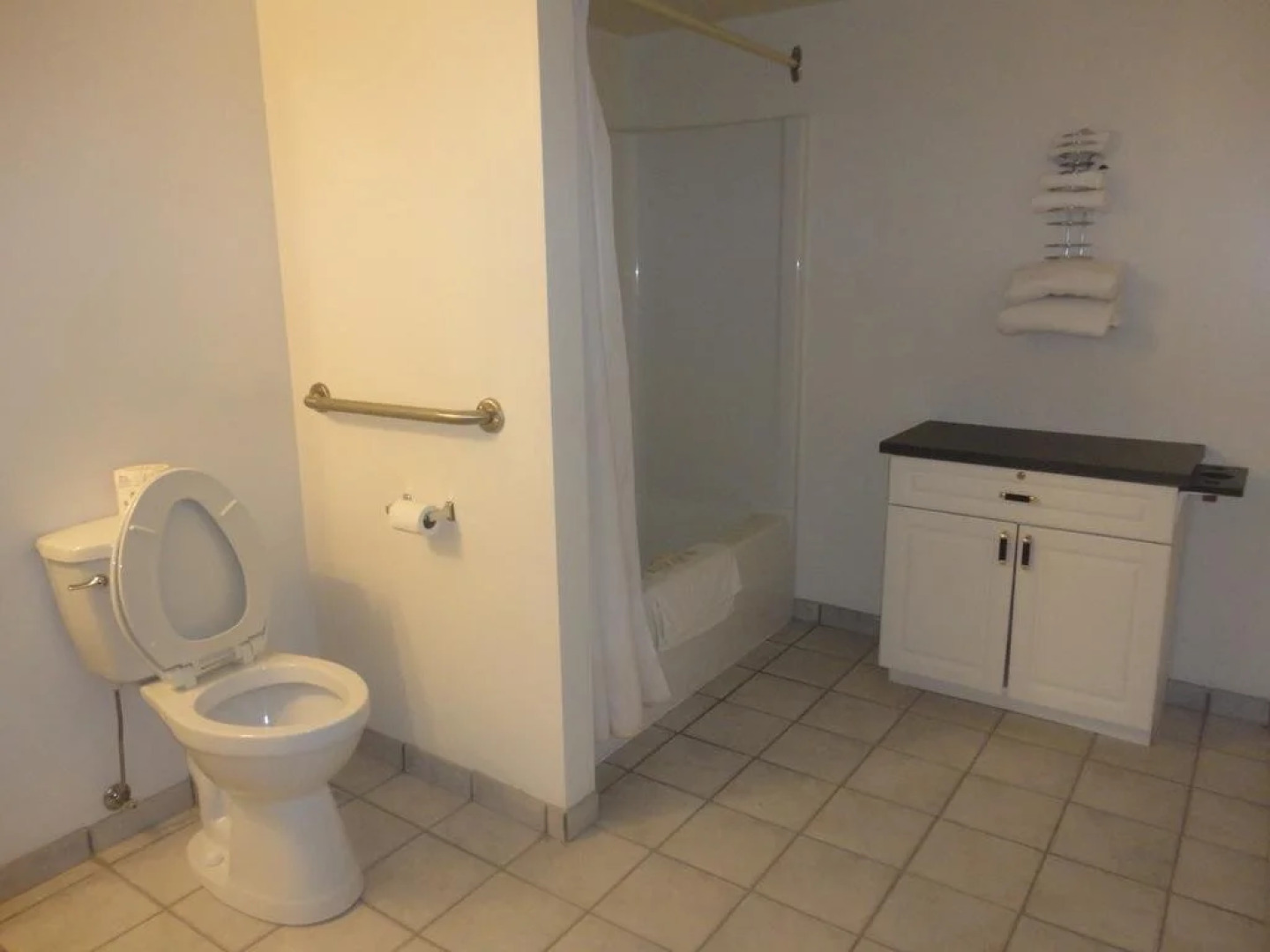 Airport Inn Lakeside