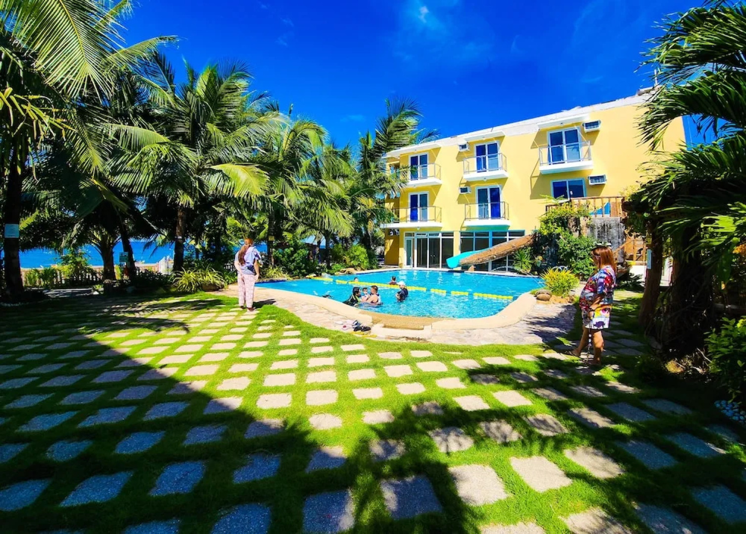 Crystal Shore Beach Resort powered by Cocotel