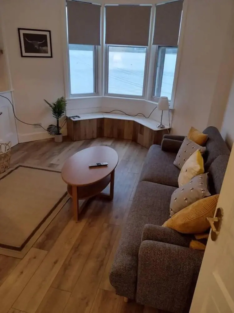 Stunning 2-bed Villa in Tighnabruaich