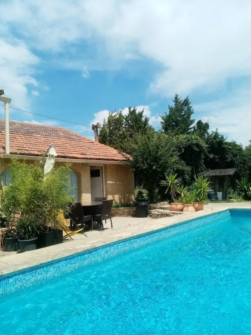 Apartment With one Bedroom in Sorgues, With Shared Pool, Enclosed Garden and Wifi