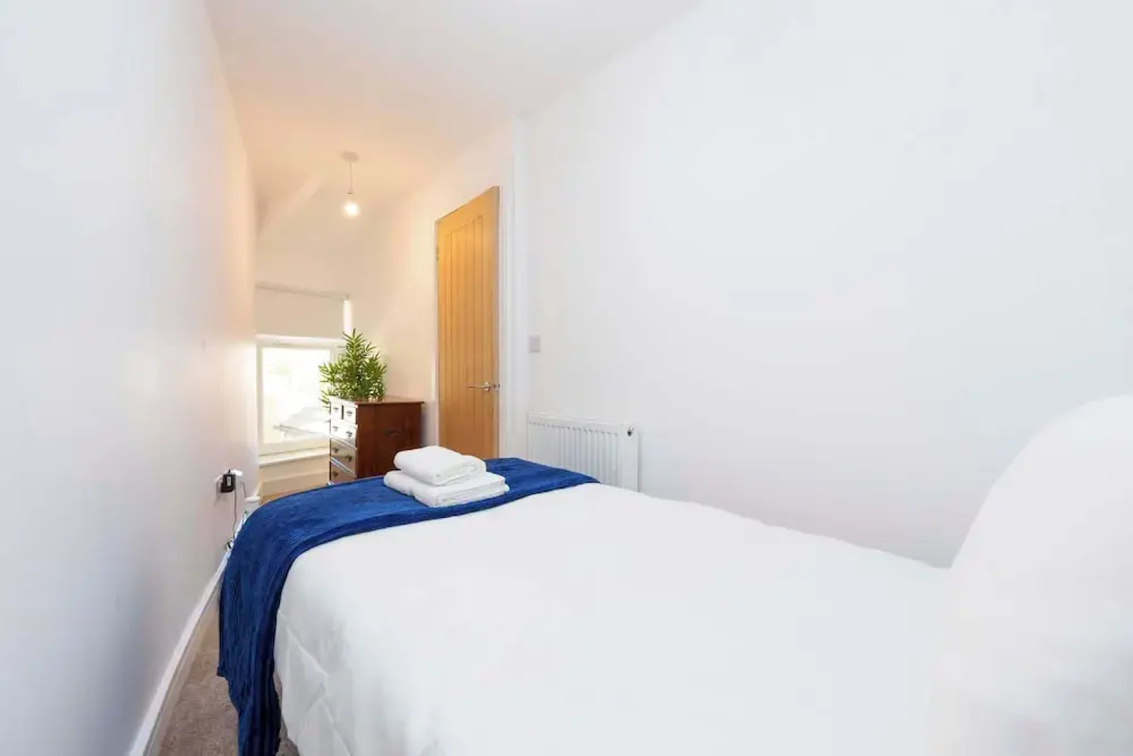 Cosy-cute Miner's Cottage on the Taff Trail