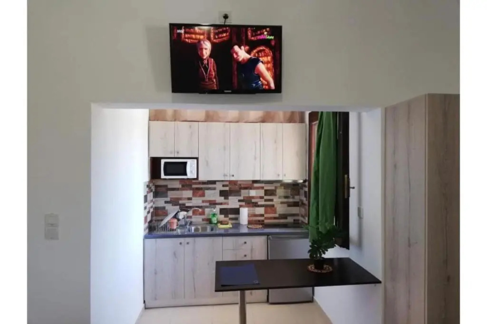 Merovili Apartment 3