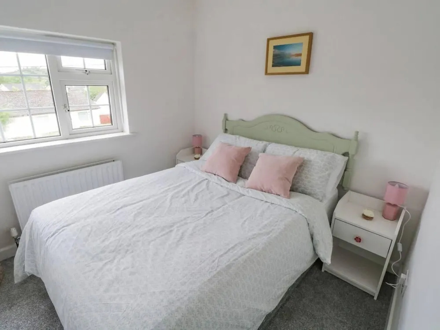 Beautiful Cottage With Gardens, Patio & Fireplace