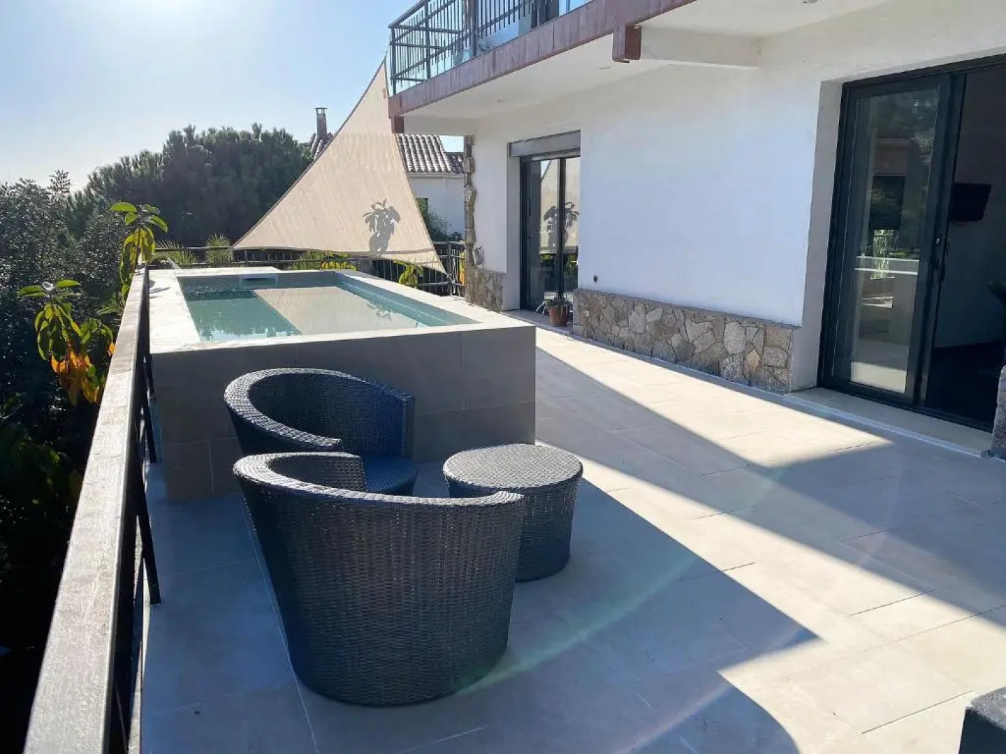 Vila Burriac ,Sunny, Spacious , Private Pool