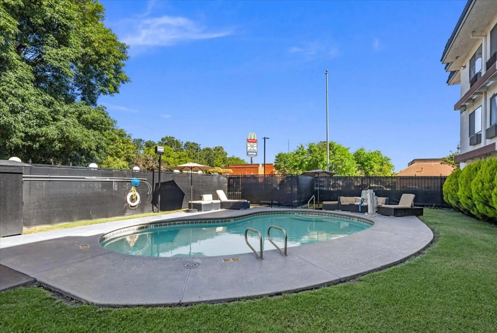 Days Inn by Wyndham Woodland