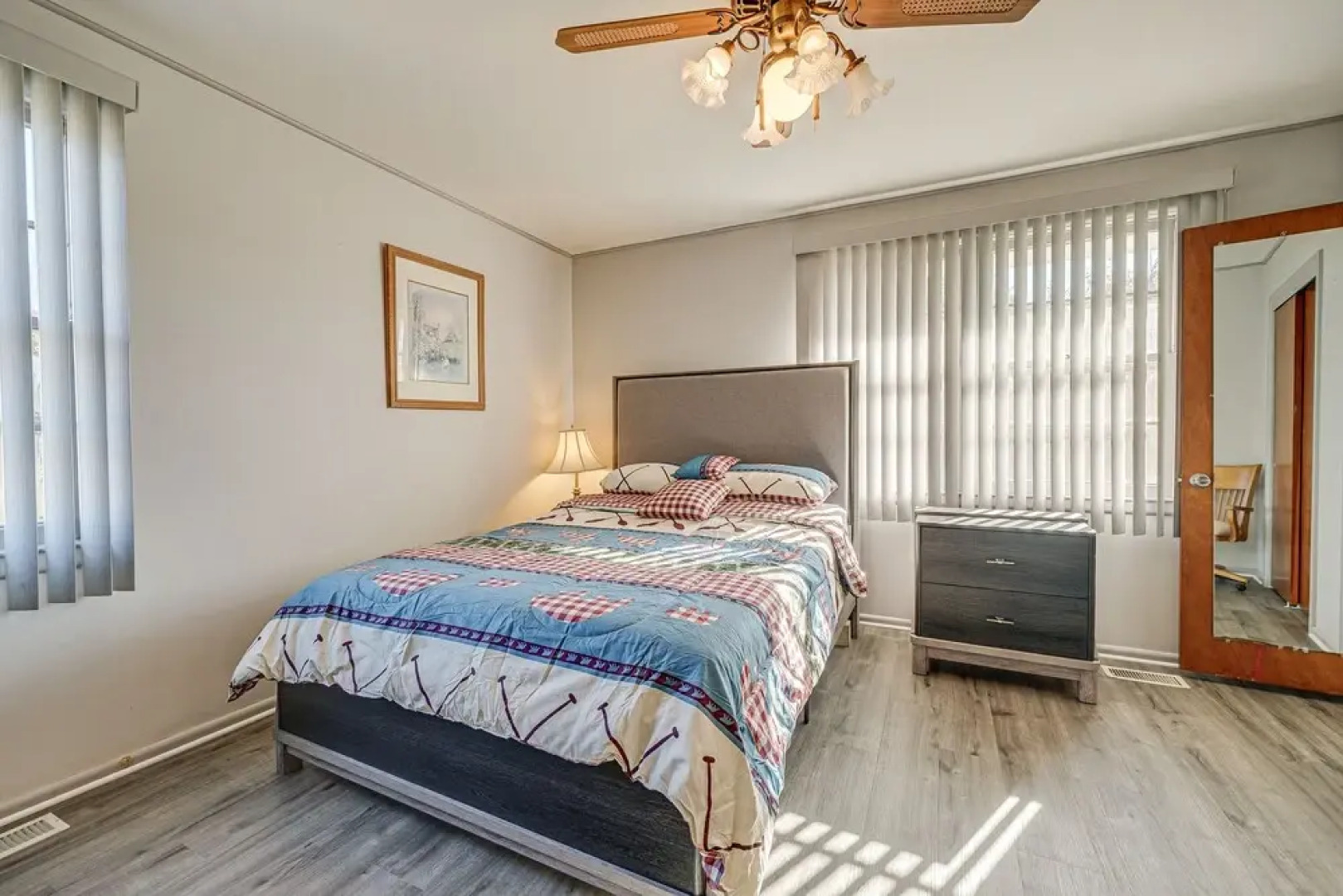 Sneads Ferry Vacation Rental - Walk to Boat Ramp!