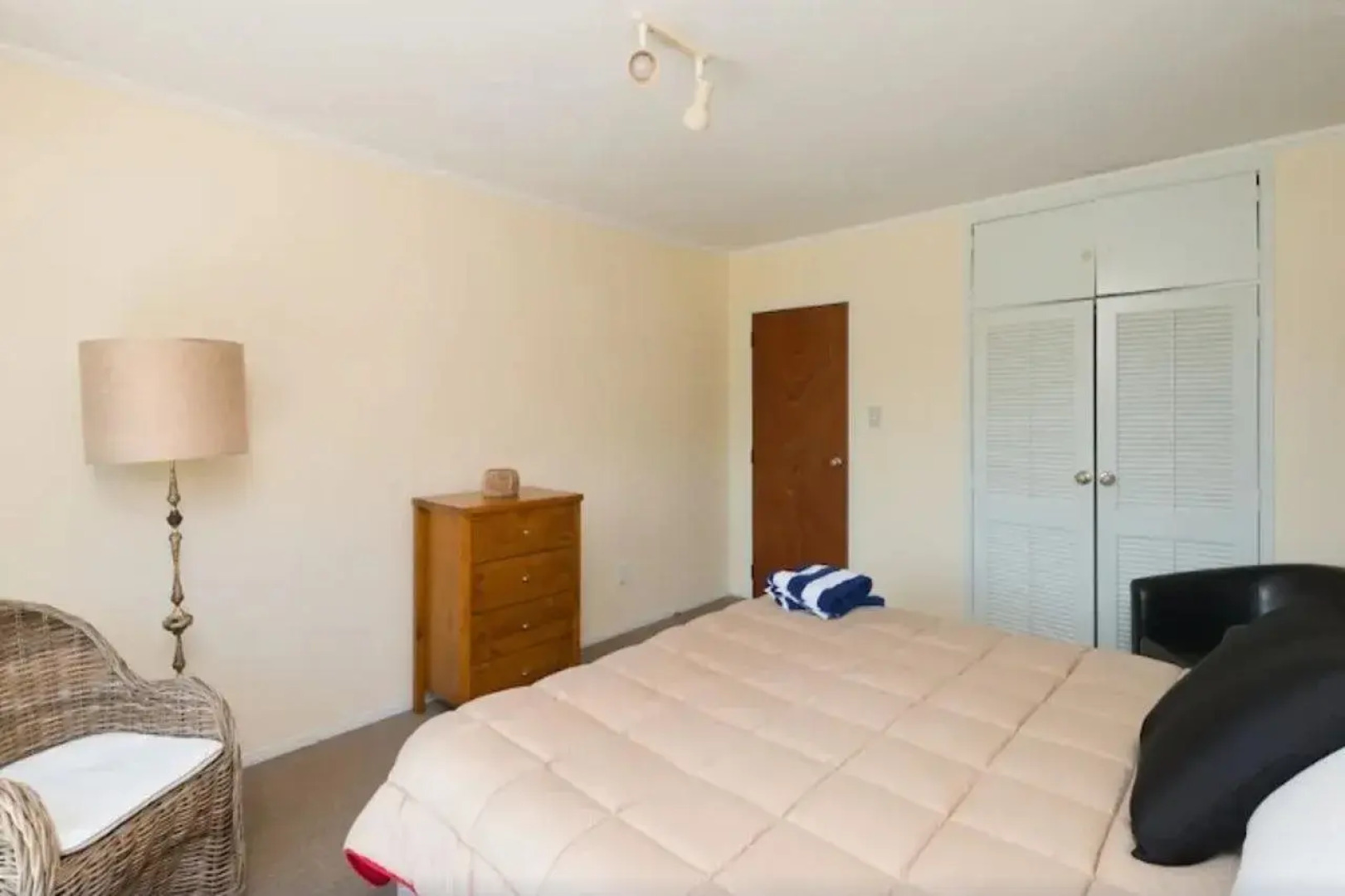 Waitangi Beach Units