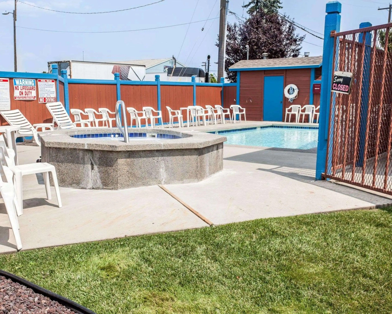 Rodeway Inn & Suites