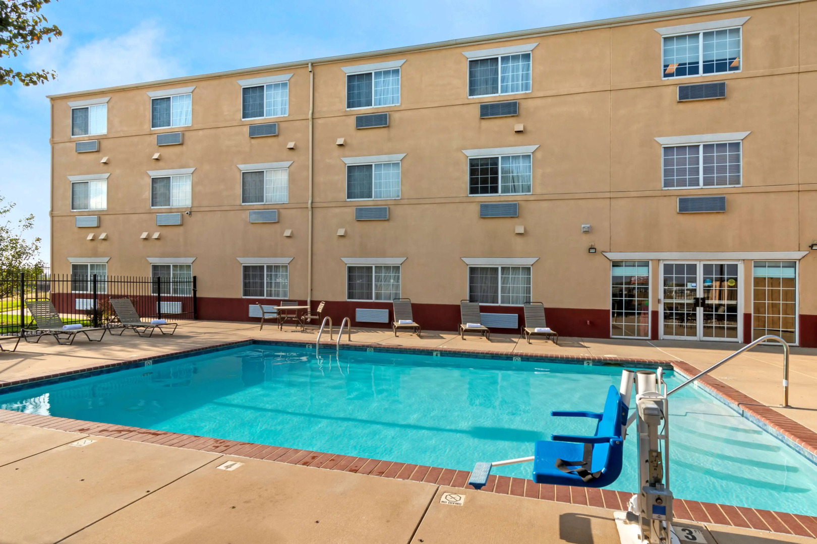 Best Western Governors Inn & Suites