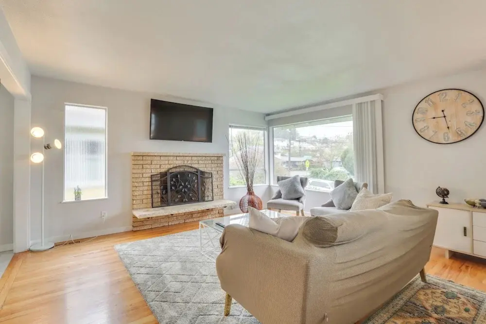 7 Mi to Dtwn: Pet-friendly Abode in Seattle!
