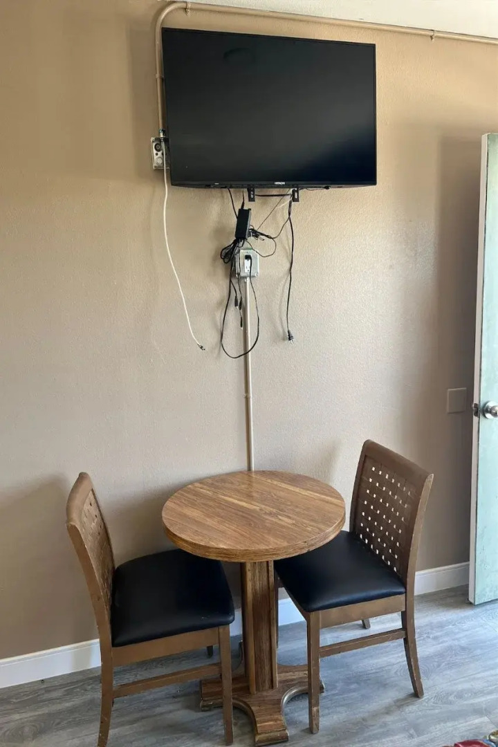 Carl's Motel