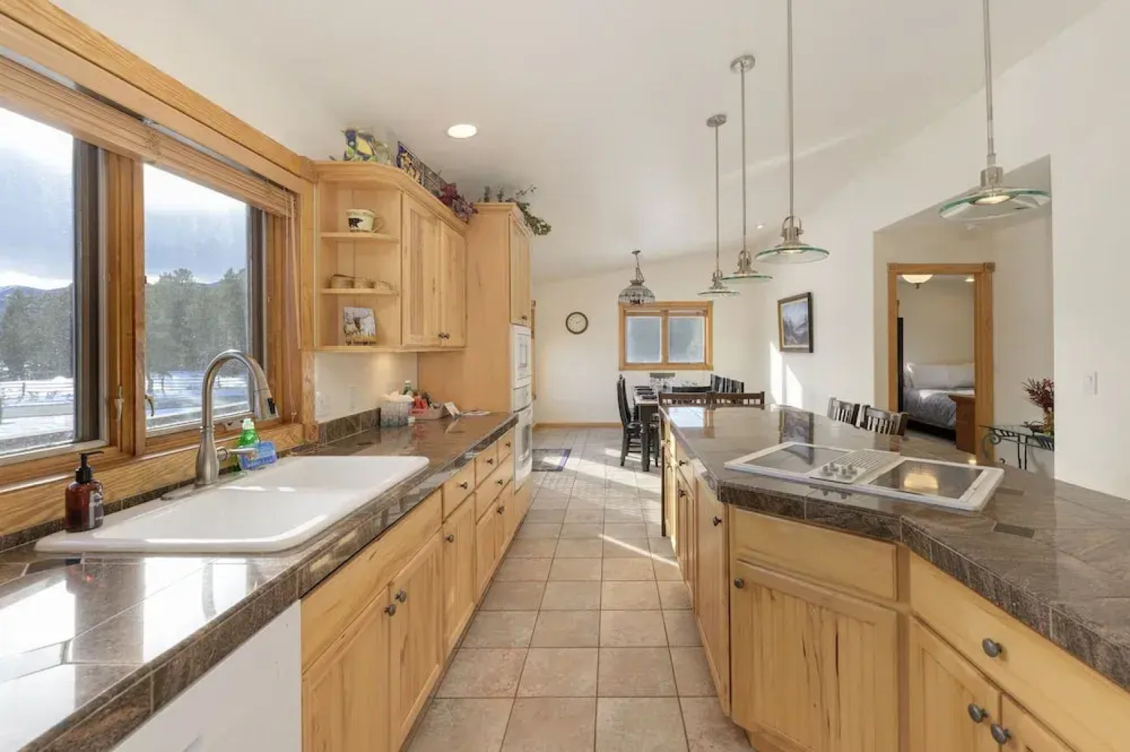 Mountain Peak 4 Bedroom Home by RedAwning