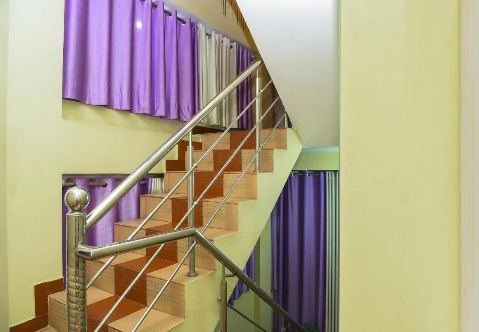 Hotel Mansarovar by OYO