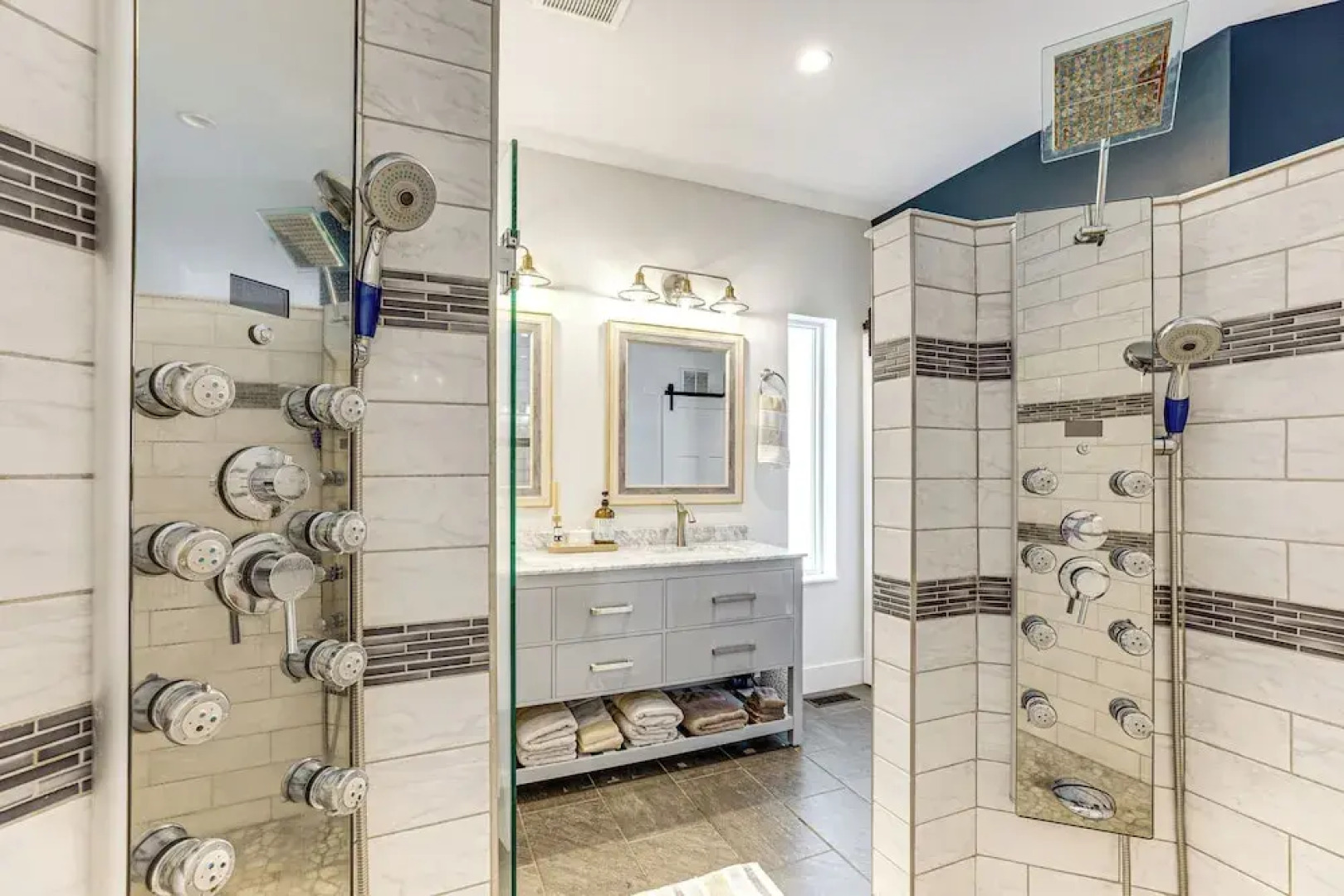 Near Solomons Island Boardwalk: Home w/ Hot Tub!