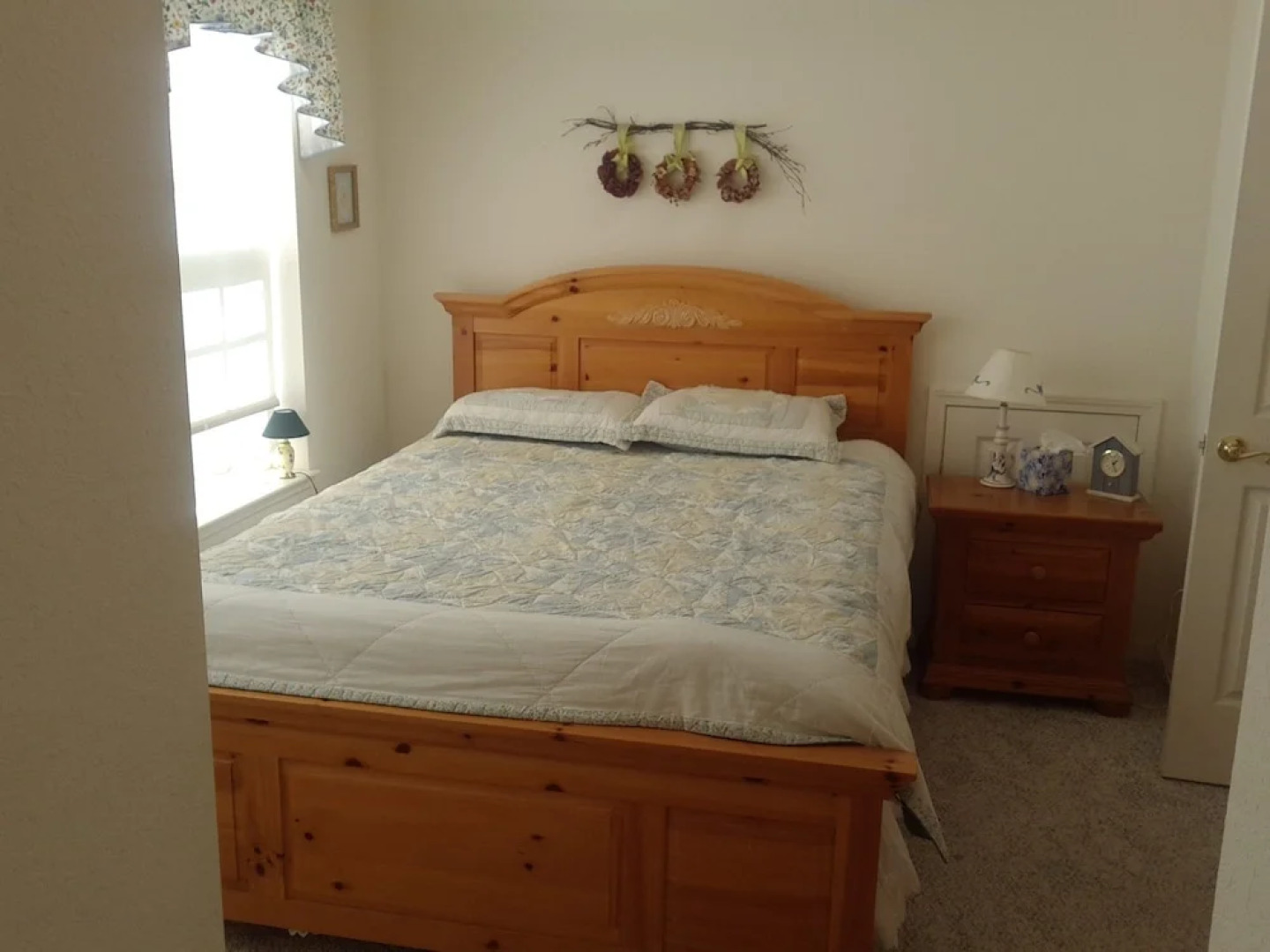 Farmhouse At The Lake 84 3 Bedroom Cabin by Redawning