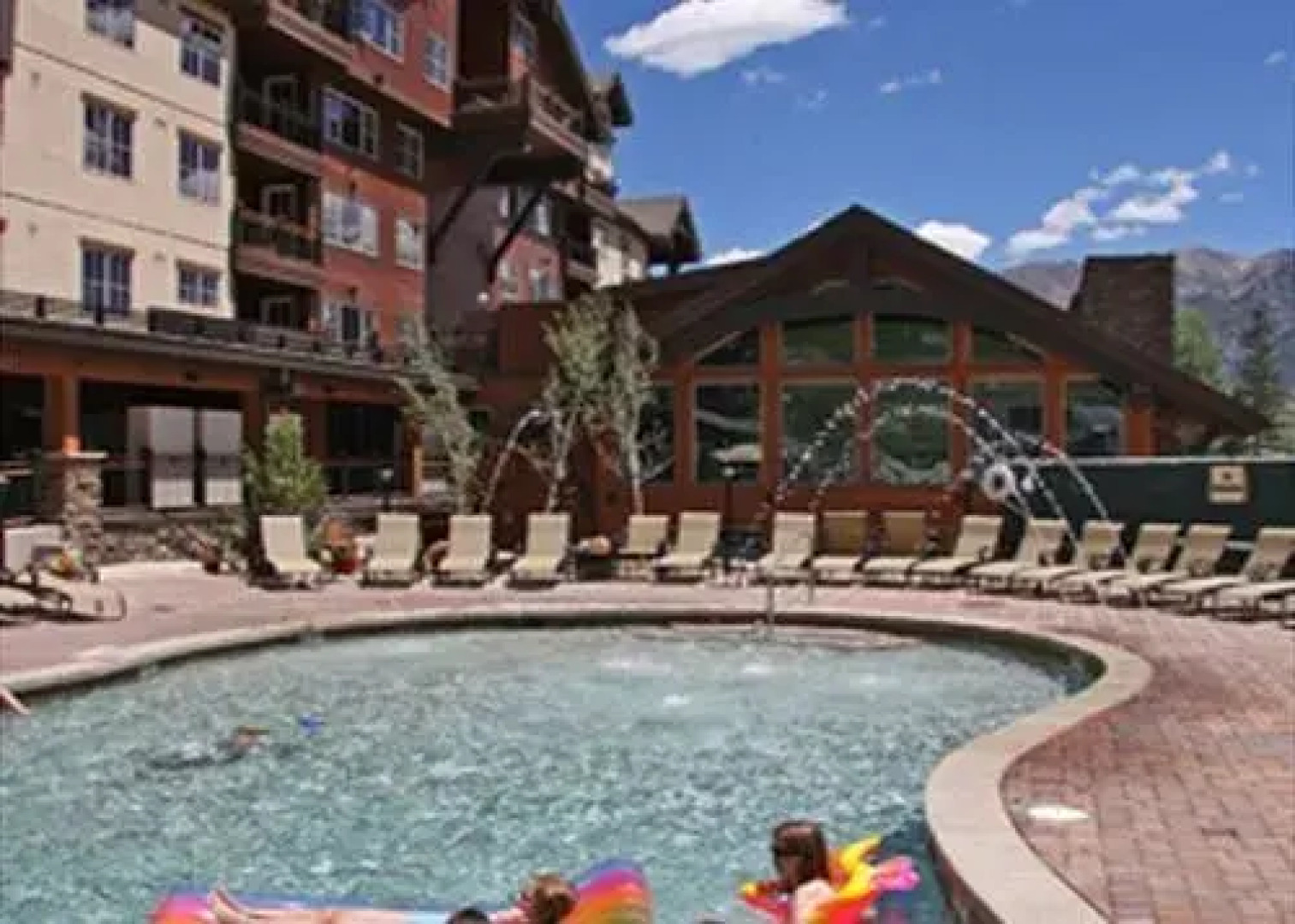 Twilight 18 Nordic by RedAwning