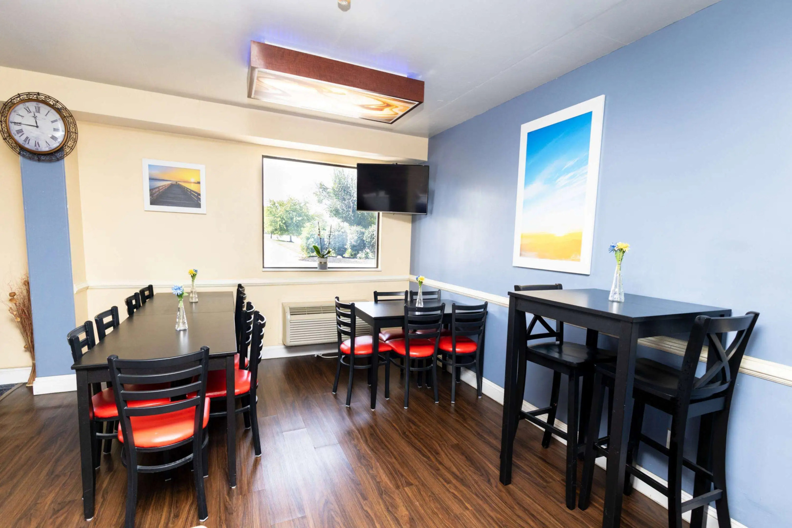 Days Inn by Wyndham Dayton Huber Heights Northeast