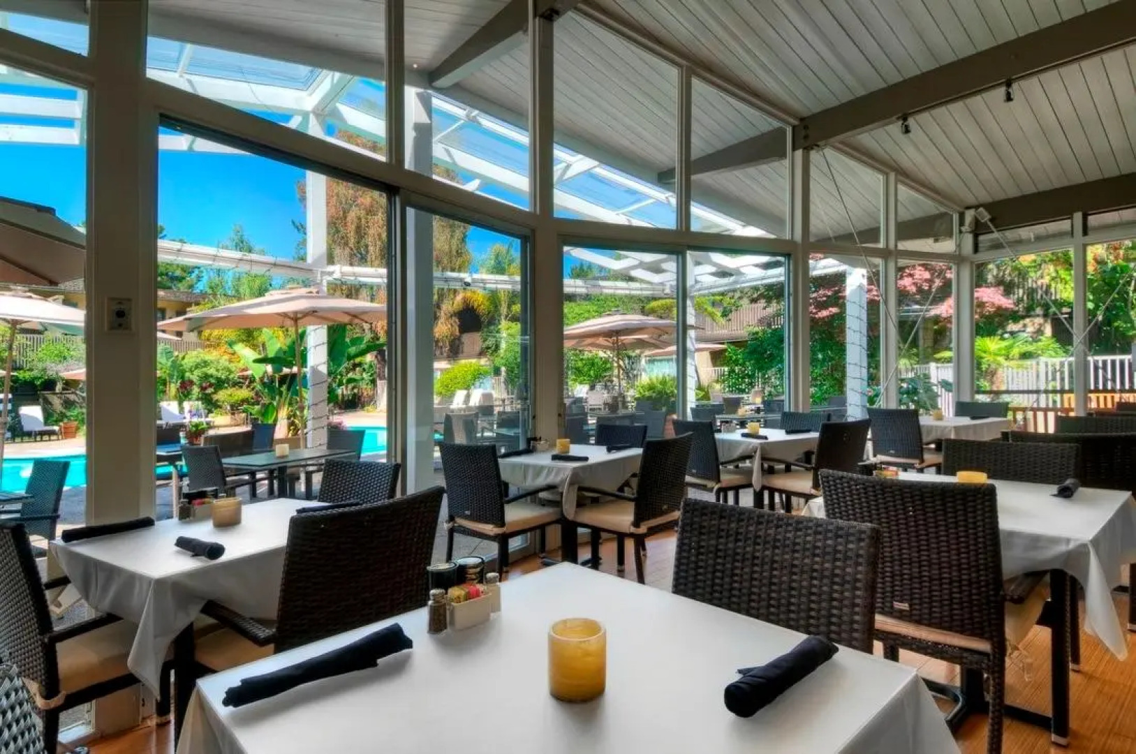 Dinah's Garden Hotel