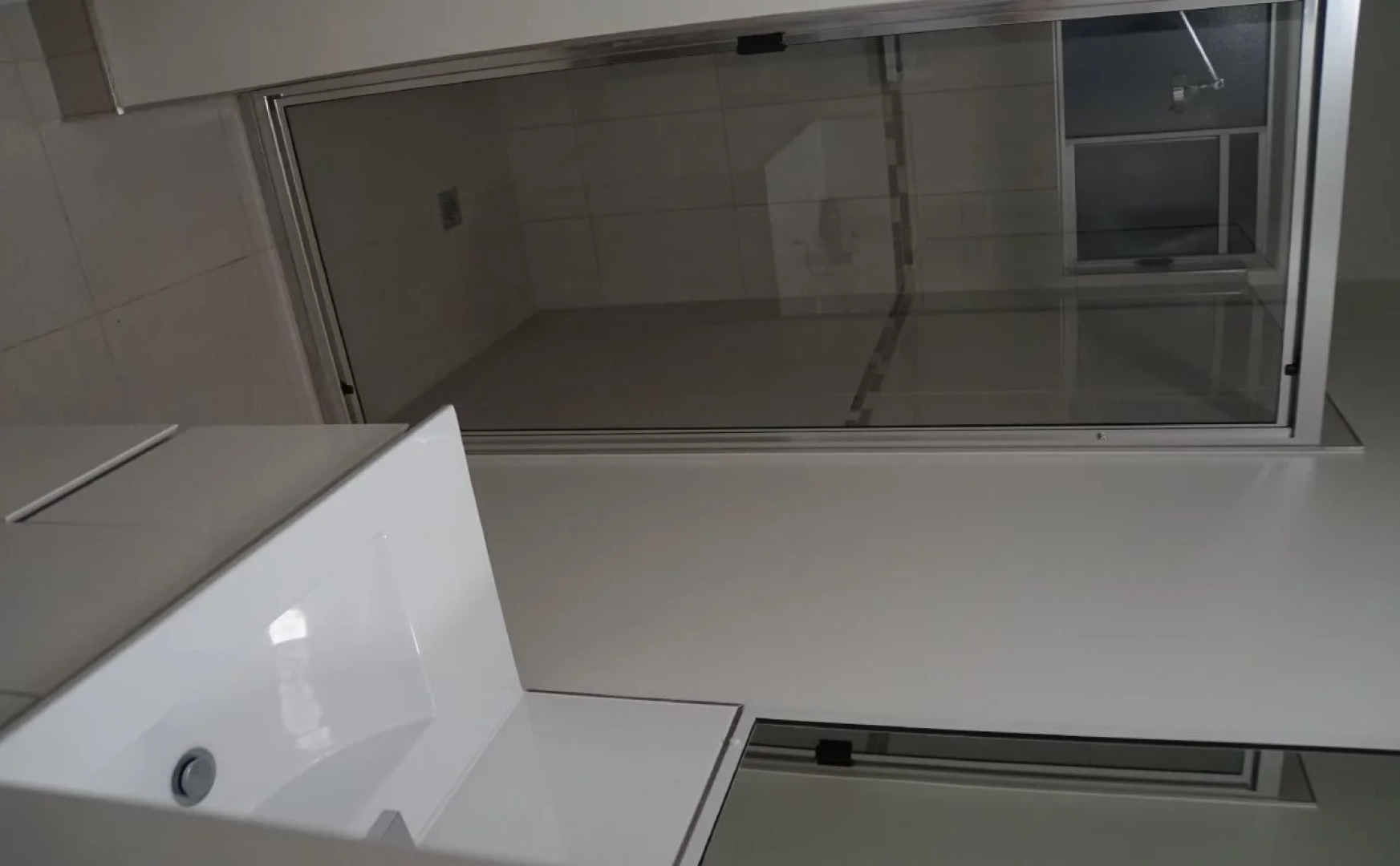 Airlie Seaview Apartments