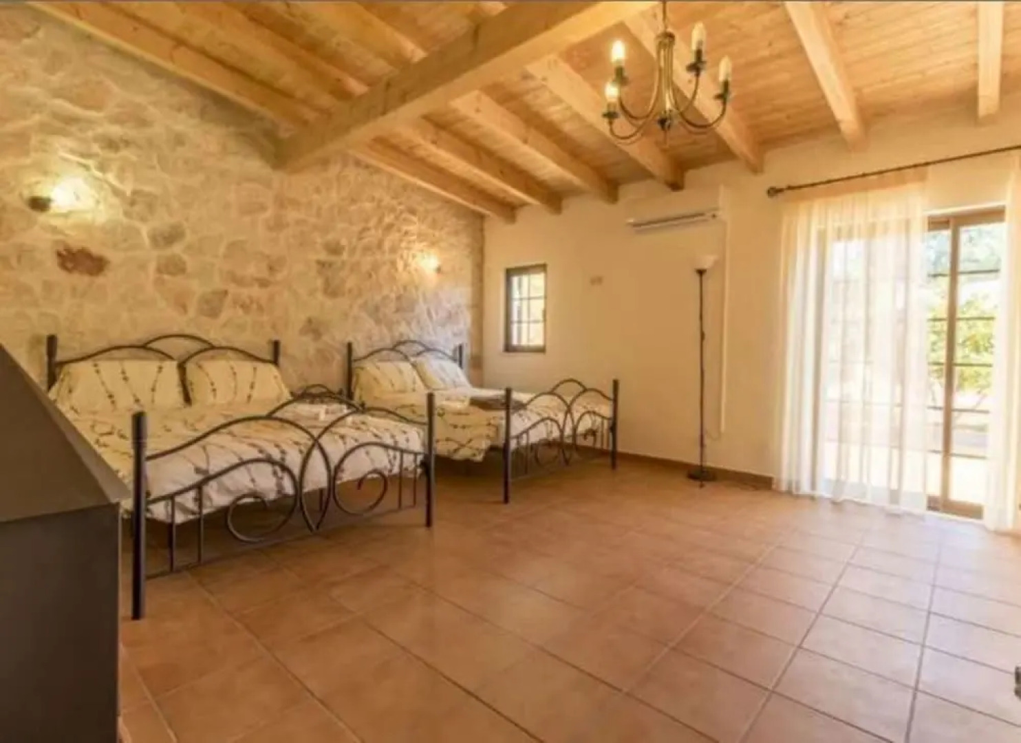 Villa - 6 Bedrooms with Pool and WiFi - 103920