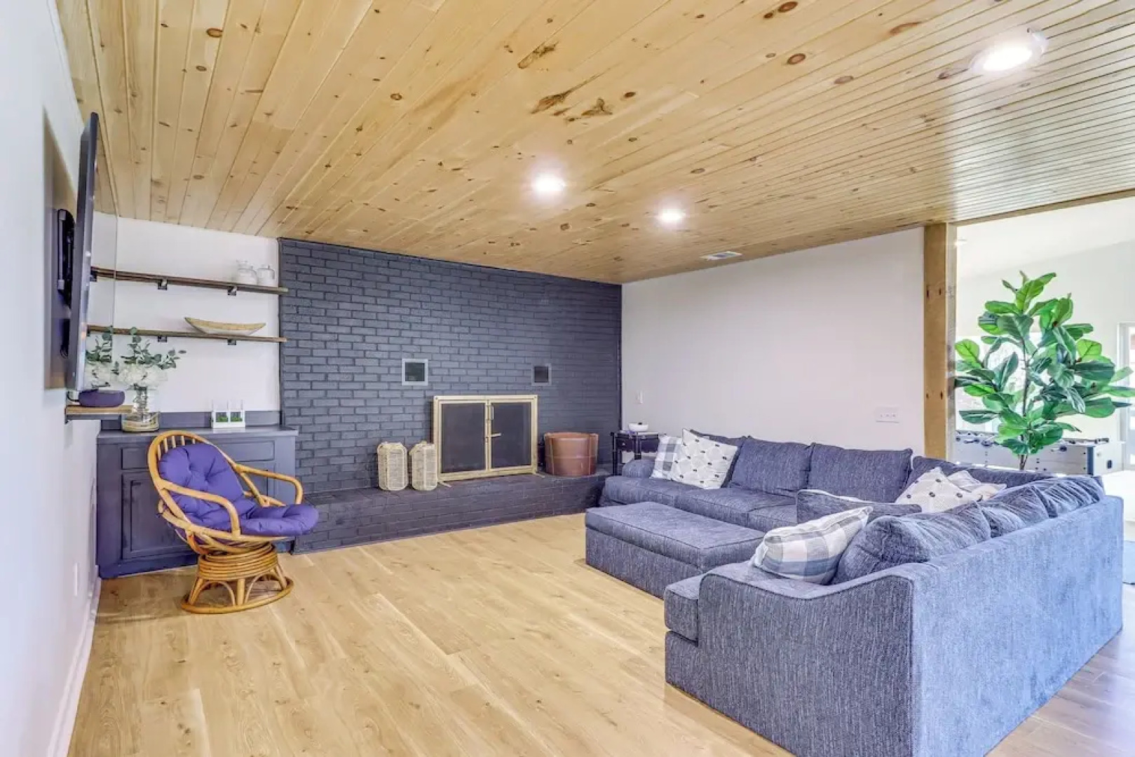 Modern Buckeye Lake Retreat: Game Room & Fire Pit!