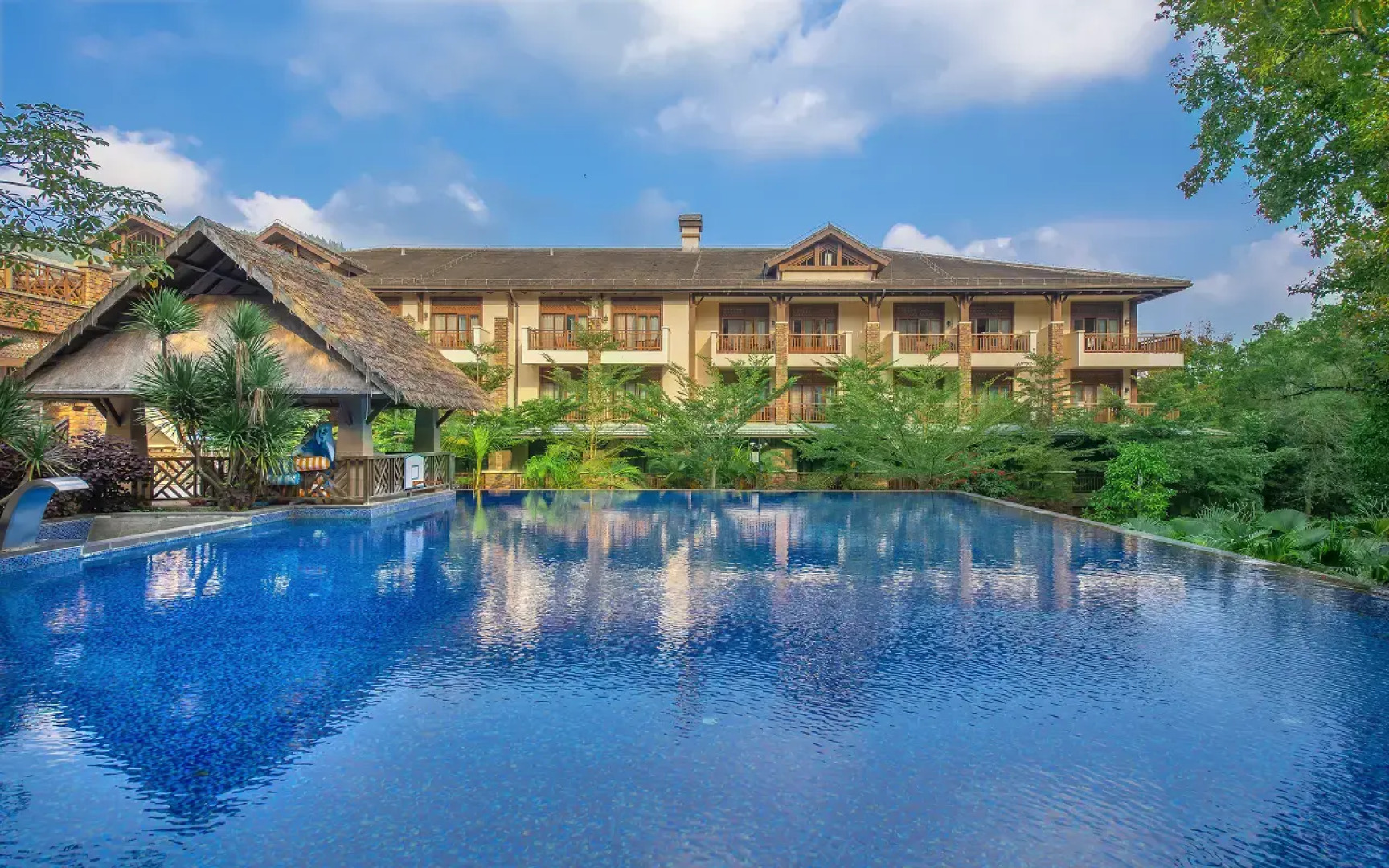 Wuzhishan Yatai Rainforest Resort Hotel