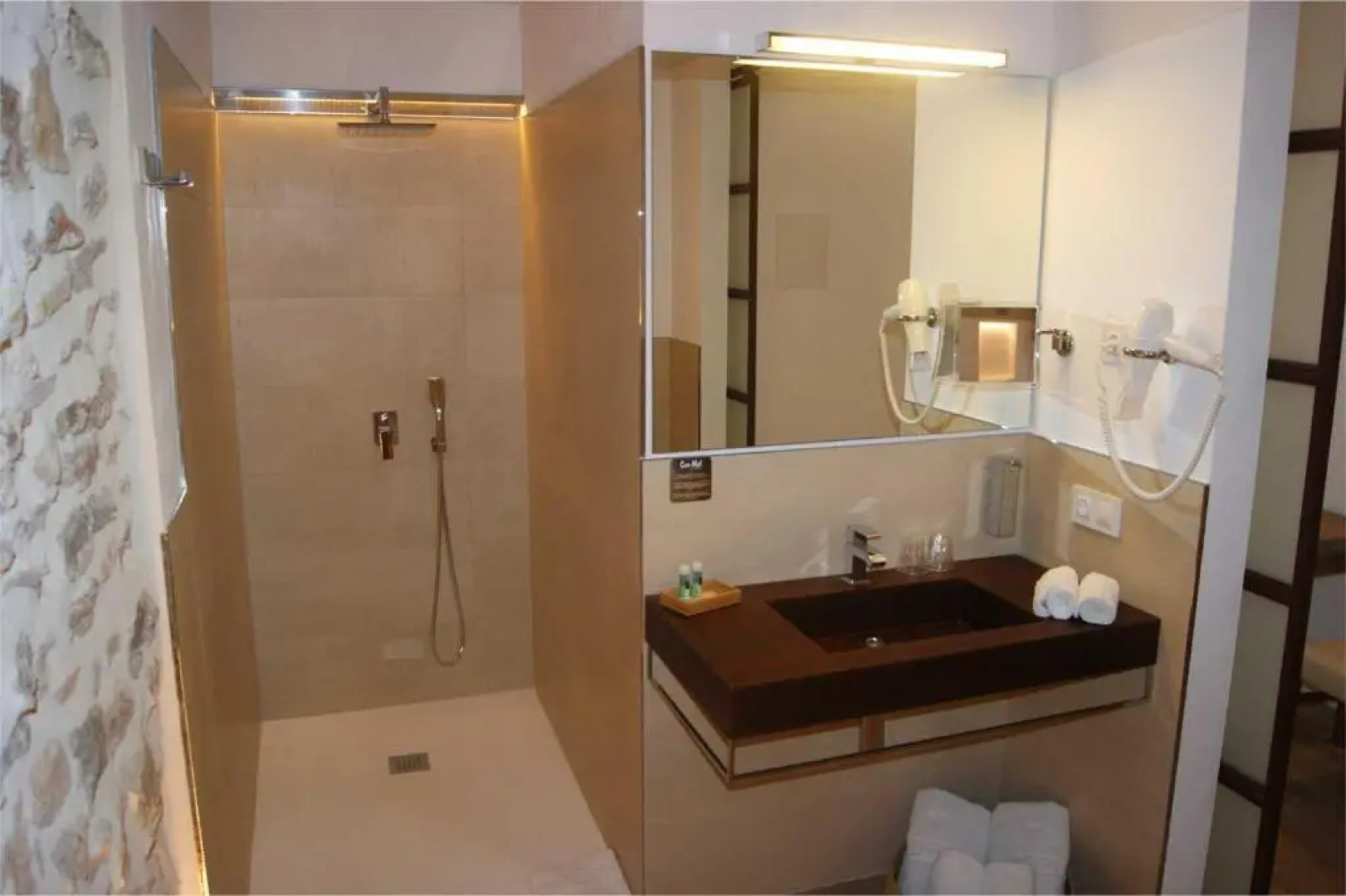 Petit Hotel C'an Mel