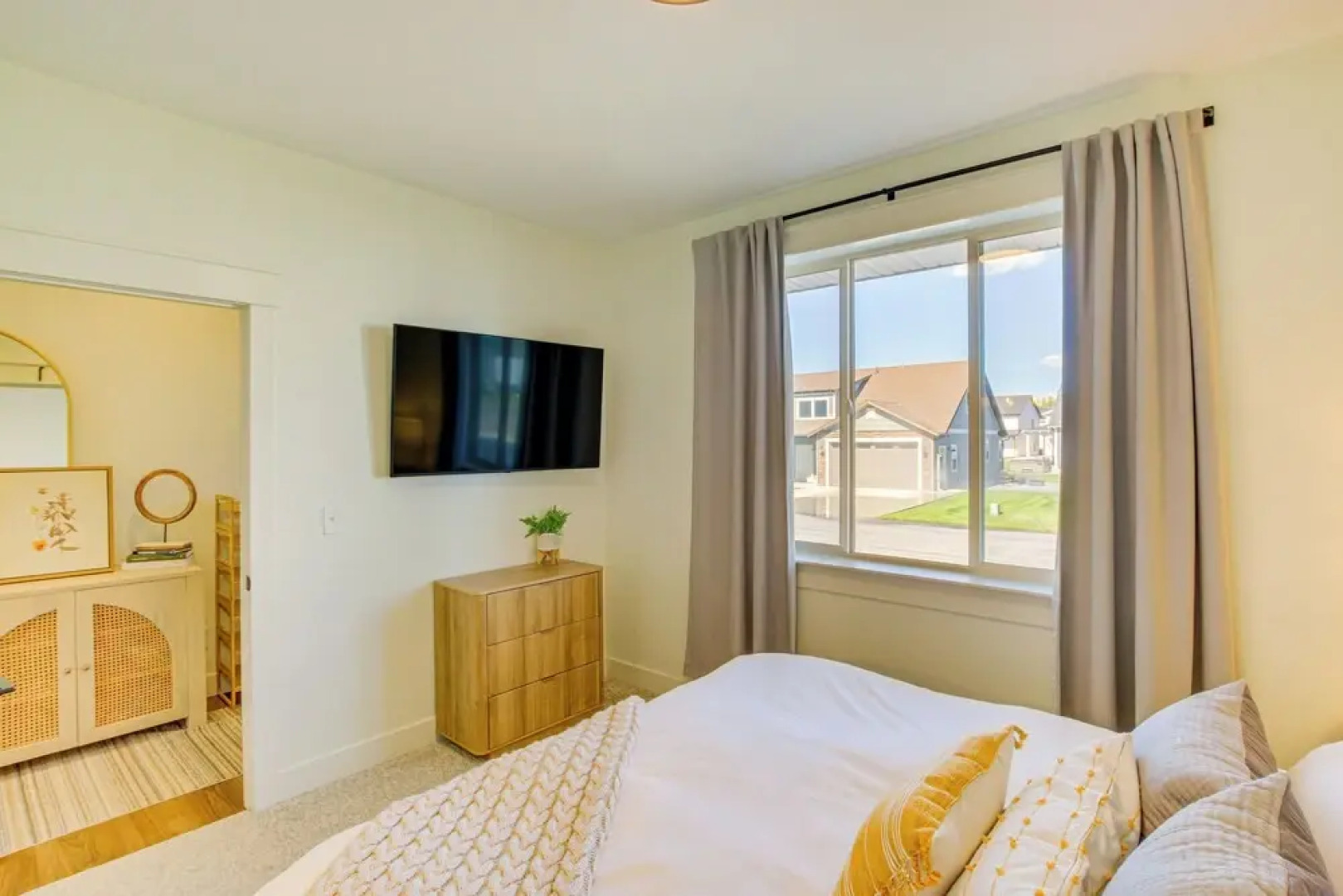 Spacious Utah Home w/ Hot Tub < 1 Mi to Bear Lake!