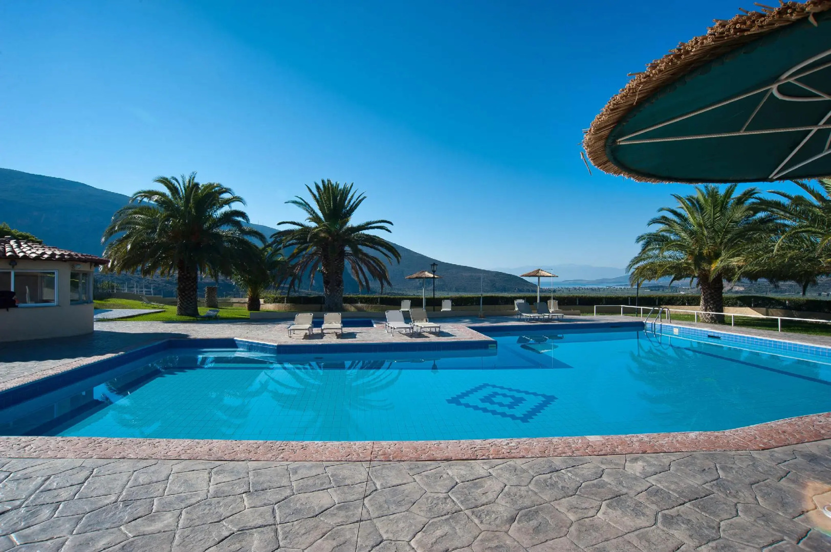 Chrissa Camping Rooms & Bungalows