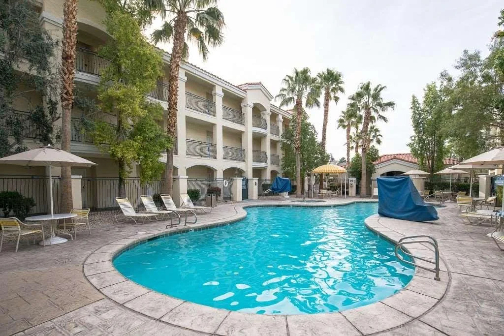 Club De Soleil All-Suite Resort