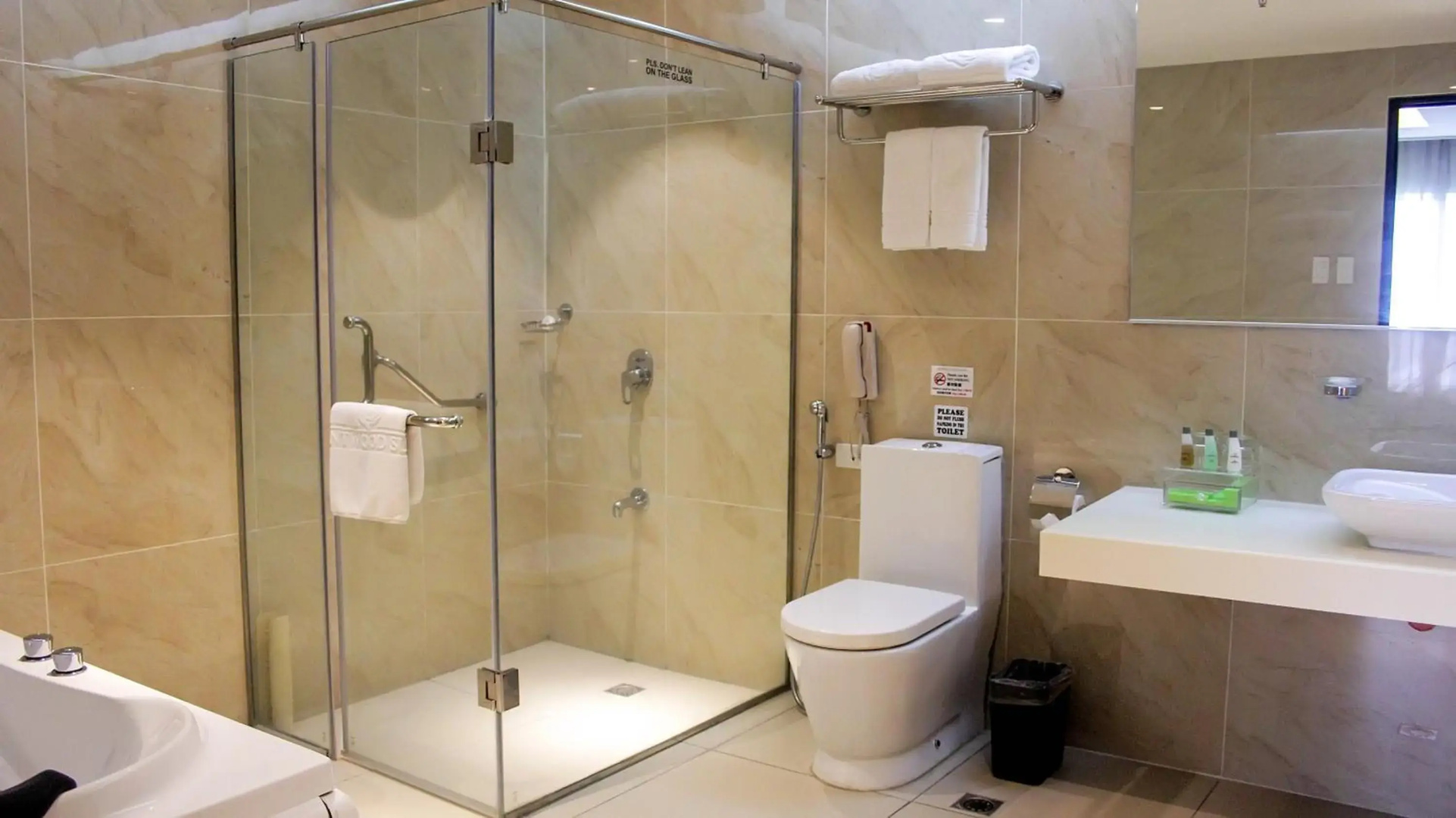 Brentwood Suites