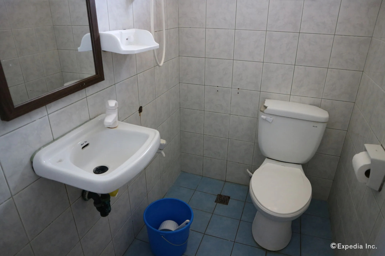 Blue Wave Inn Beach Resort & Restaurant