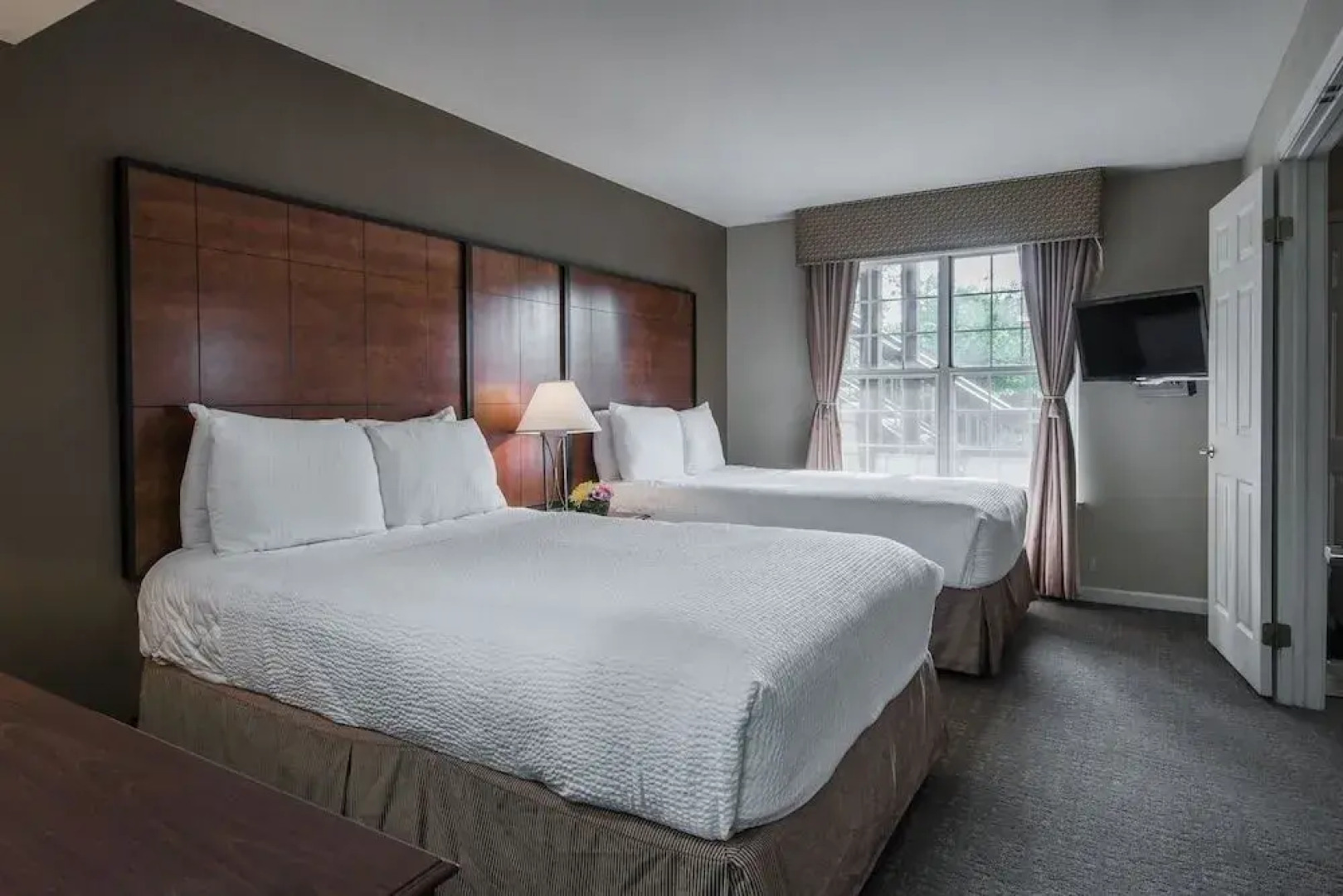 Cloverleaf Suites Columbus