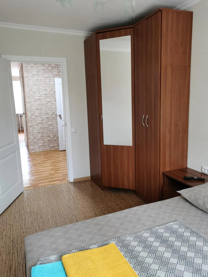 Сутки как дома на Сафьяновых, 1