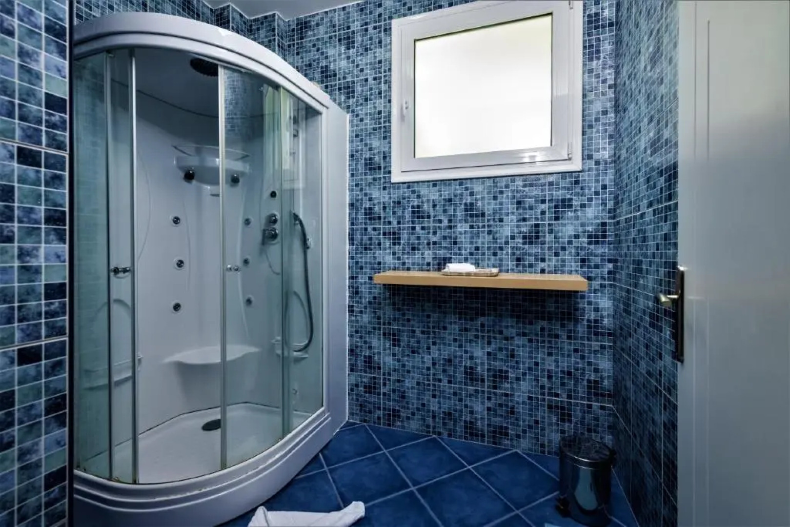 Xenos Villa 1 With Private Swimming Pool Near The Sea