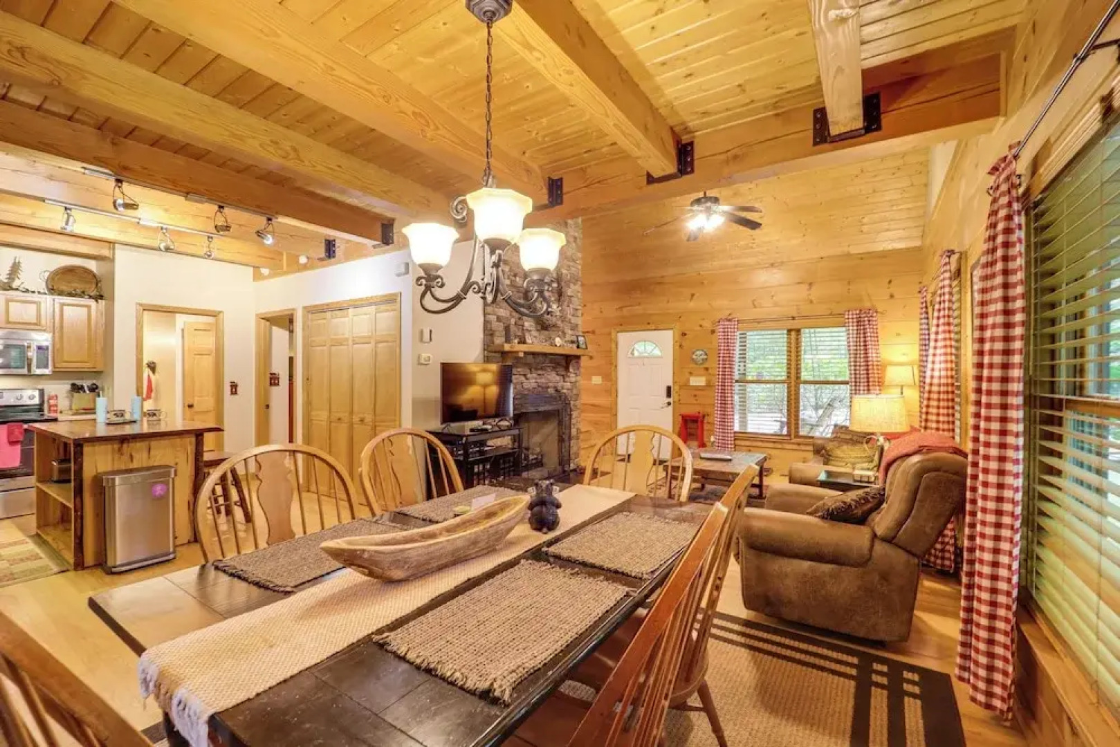 Private Cabin on 2 Acres: Hot Tub, 10 Mi to Boone!