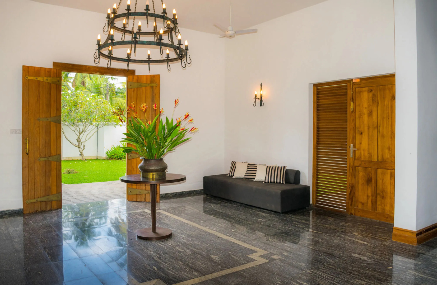 Villa White Queen Resort & Spa