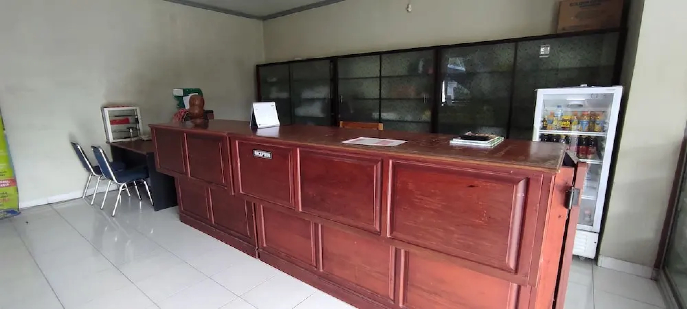 OYO 93051 Wisma Syariah Buloe Near Lapangan Abubakar Lambogo Batili Enrekang