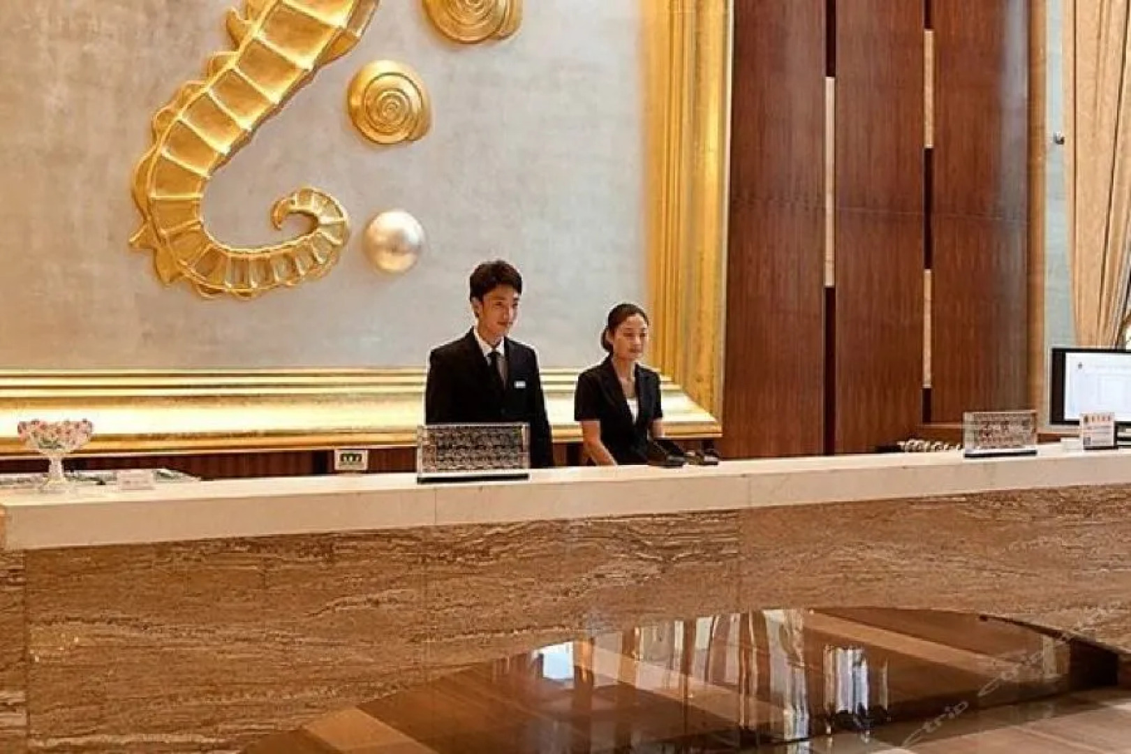 Ningbo East Shipu Hotel