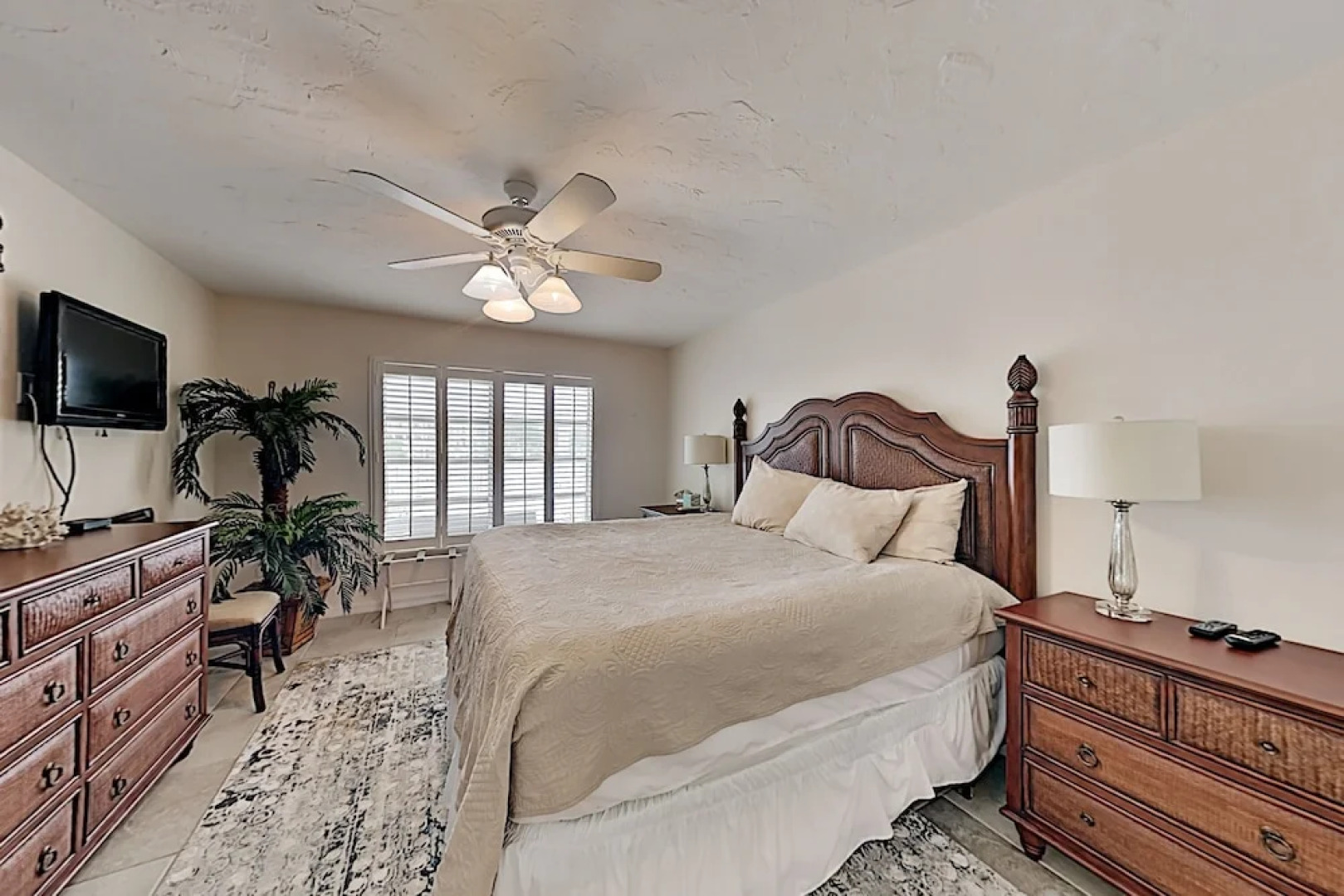 Canal-front Getaway W/ Pool - Minutes To Beach! 2 Bedroom Home