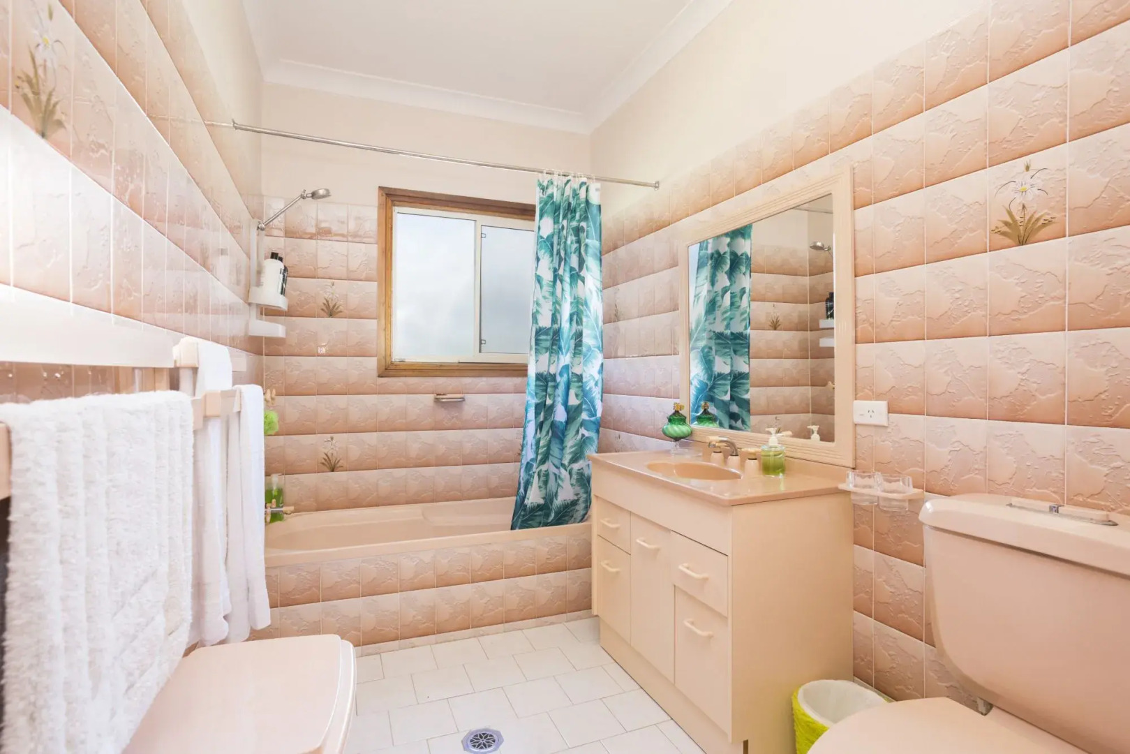 South Coast Getaway House Sleeping 8 Guests